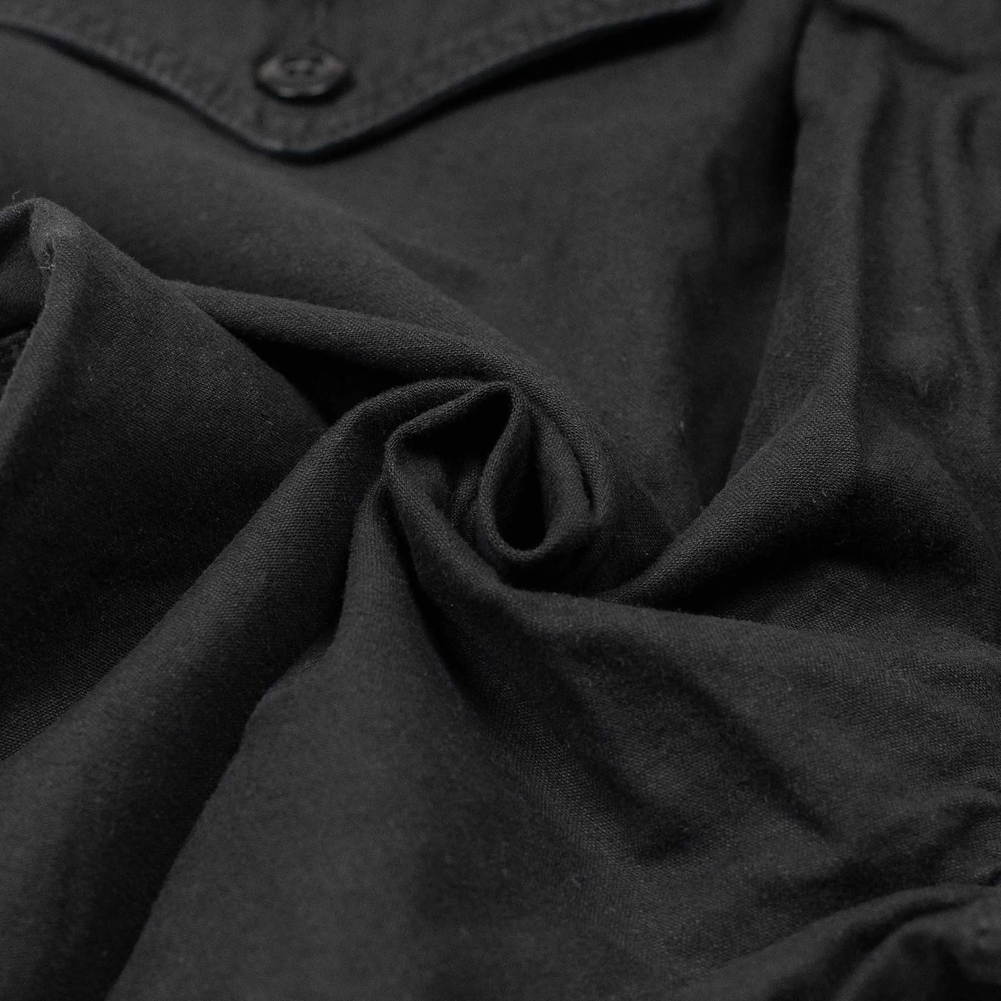 Easy chinos in black cotton and linen reverse sateen