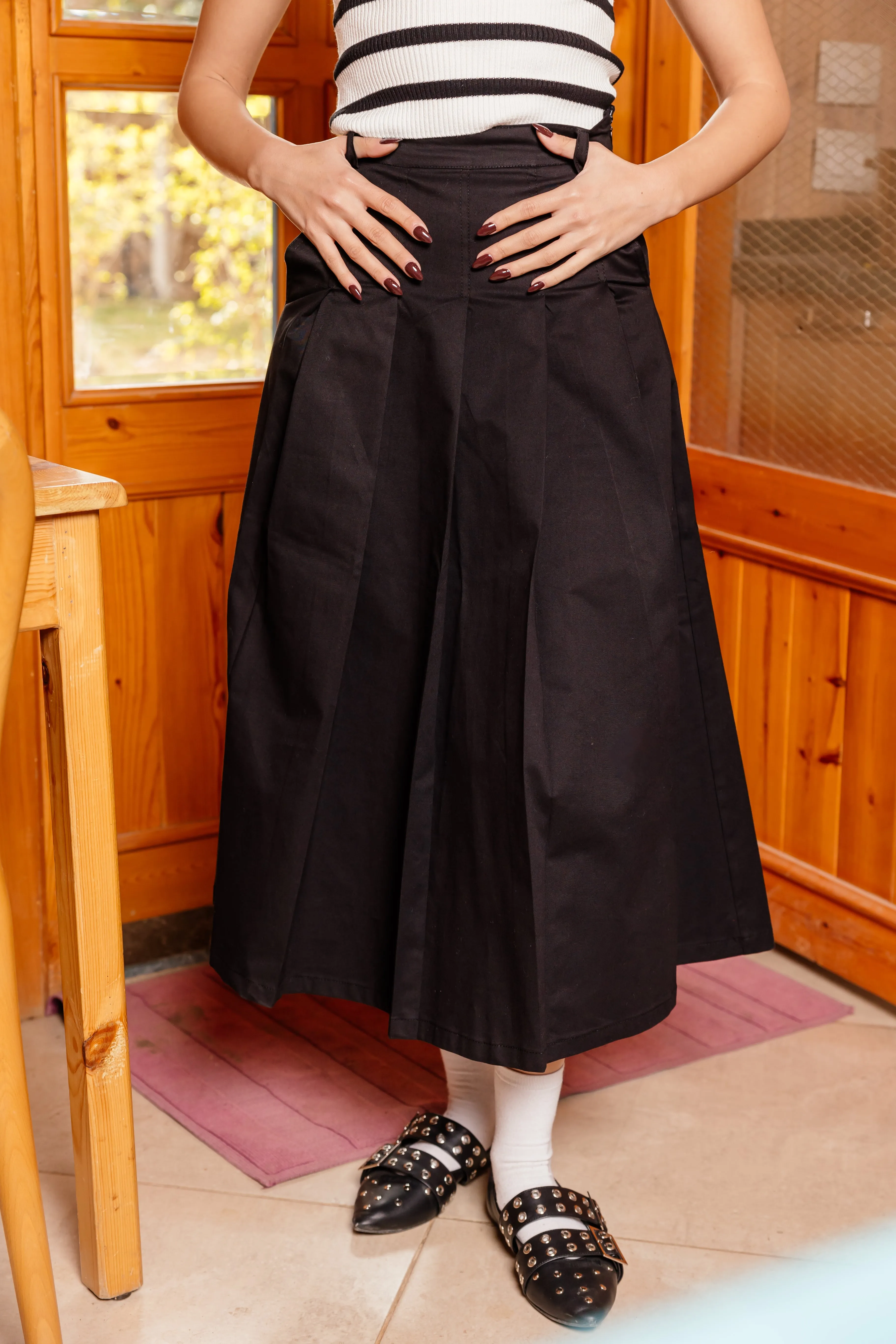 MIDI GABRDINE SKIRT WITH PLEATS BLACK